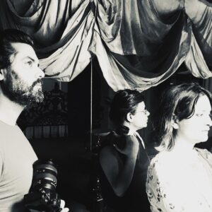 Anvita Dutt Instagram - @siddharthdiwan is thinking the roof is going to fall. @lifaafa_ and I are thinking how do we convince @anushkasharma to buy this raj baari 🤣 @saurabhma is thinking when can we leave? Also lunch kyun nahin lagaa? Ahahaha So many design ideas for #Bulbbul were found here ❤️ P.S. it even had a library that needed rescuing. Do you blame me for wanting to buy it? 🤣