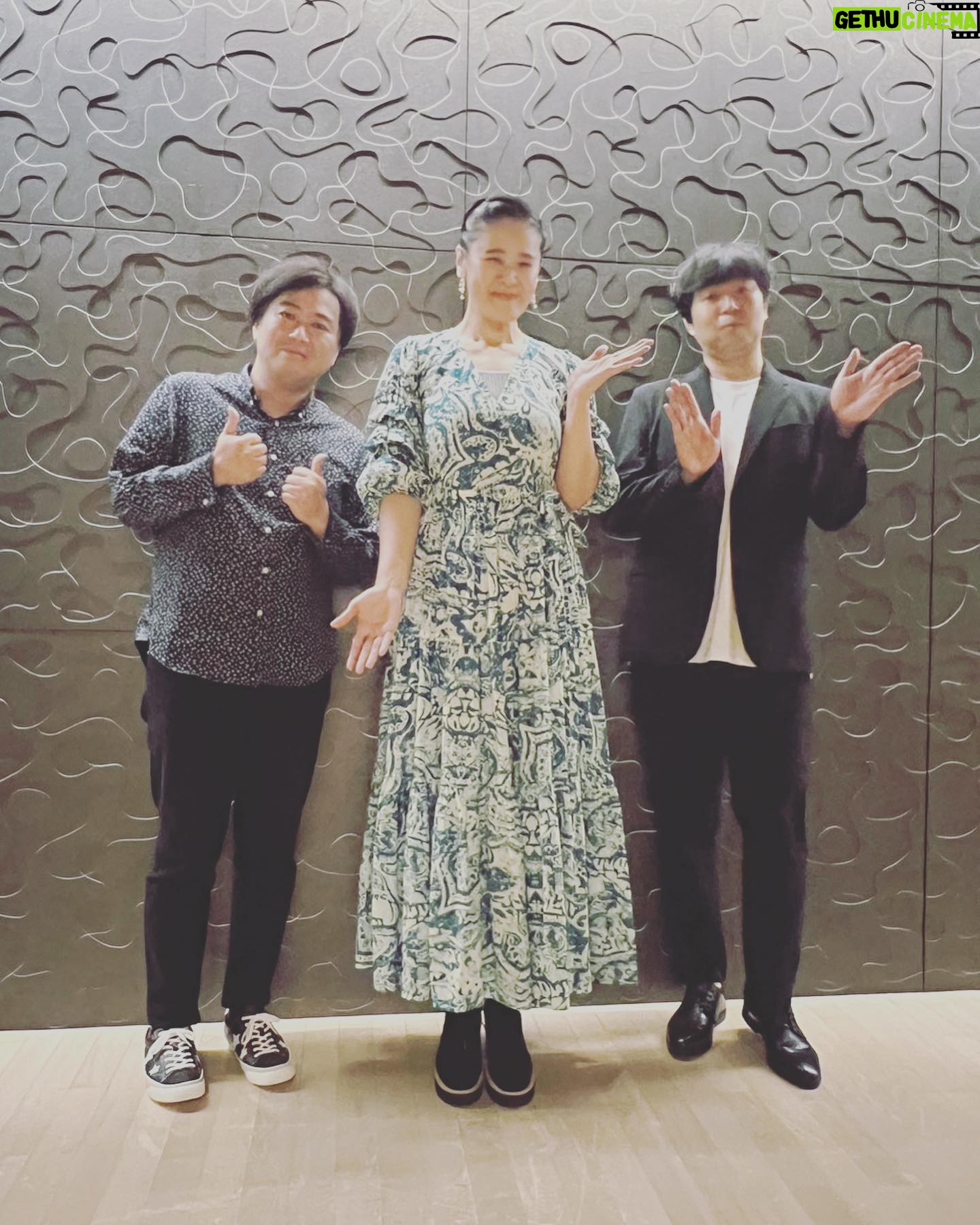 Aoi Teshima - 1.2K Likes - 2023年11月5日長野県・まつもと市民芸術館公演に遊びに来て下さった皆さま☺︎ありがとうございました。
公演中・・おっちょこちょいなのが見えてしまって・・沢山のあたたかい拍手に励まされました。
ミュージシャンのお二人も本当に優しくて・・本当にありがとうございました!
最後は笑顔でパチリ☺︎
-Aoi🌹
#手嶌葵 #コンサート #まつもと市民芸術館
#長野県 #aoitesima #江部和幸 さん
#大坂孝之介 さん