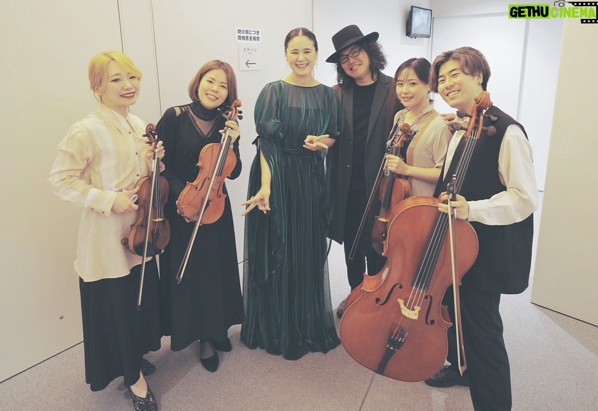 Aoi Teshima - 1.4K Likes - 2024年3月31日(日)福岡シンフォニーホールへ遊びに来てくれた皆さま、ありがとうございました。
Piano & String Quartetとしての最後の公演が地元福岡で出来て幸せでした。
ミュージシャンの皆、スタッフの皆、来てくれた皆、大好きだ😍
-Aoi🌹
#手嶌葵 #福岡シンフォニーホール
#向江陽子 さん
#西原史織 さん
#真藤敬利 さん
#大辻ひろの さん
#飯島奏人 さん