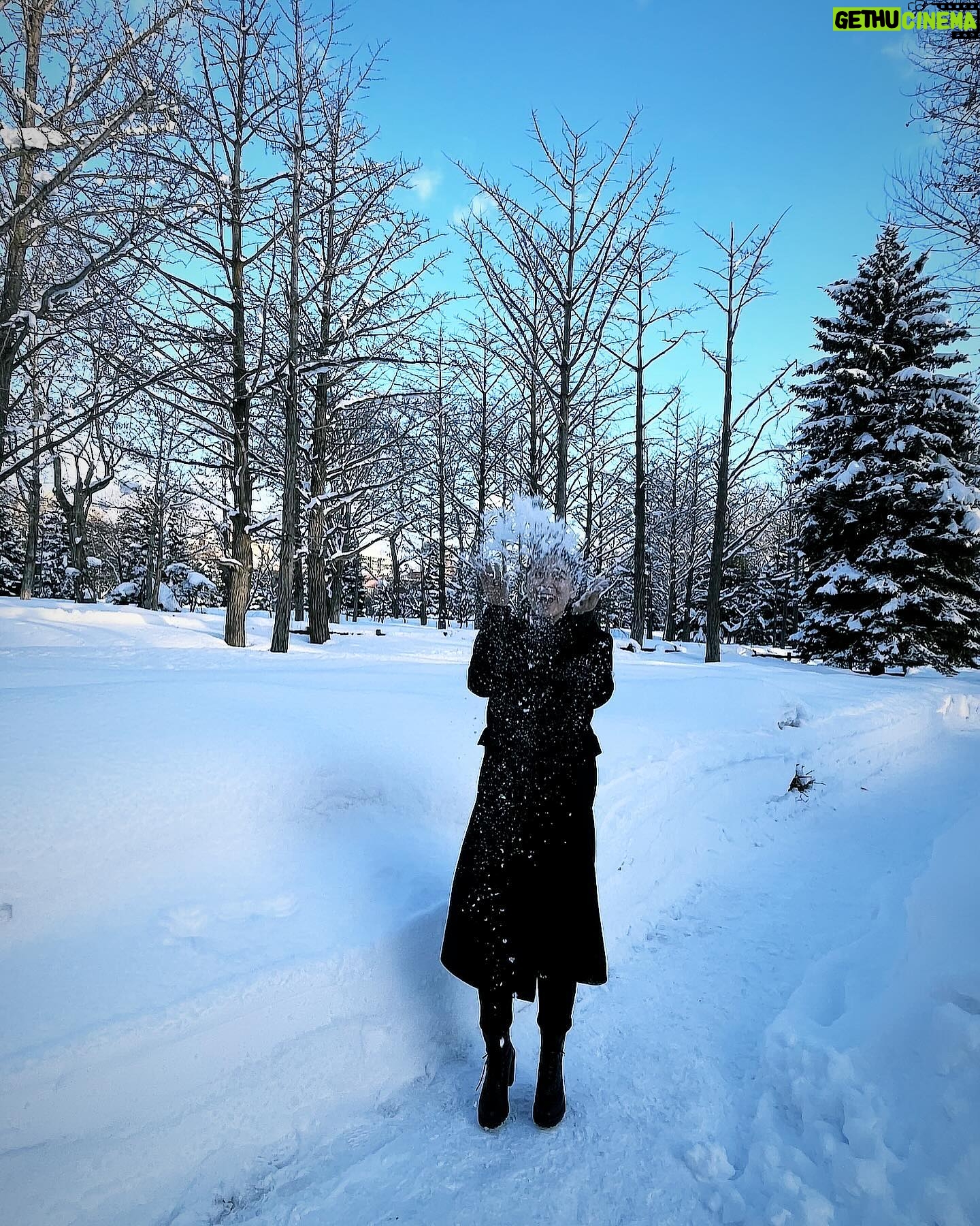Aoi Teshima - 1.5K Likes - 3月10日(日)北海道・札幌コンサートホール Kitaraへ遊びに来て下さった皆さま、雪の降る中足を運んで下さりありがとうございました!
(左から)
#向江陽子 さん
#大辻ひろの さん
#西原史織 さん
#真藤敬利 さん 🎩
#飯島奏人 さん
3枚目
九州育ちの私はこんなに雪が積もっているの初めて!楽しい😊
-Aoi🌹