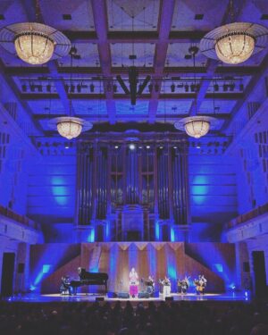 Aoi Teshima Instagram - 手嶌葵 Premium Concert 2023～Piano ＆ String Quartet～ 2023年、始まりました☺︎

浜松からスタート！遊びに来て下さった皆様☺︎ありがとうございました。
楽しかったし、餃子も美味しかった☺︎またお会いしましょうね！

葵🌹

#手嶌葵　
#静岡県  #アクトシティ浜松 

#向江陽子 さん
#西原史織 さん
#真藤敬利 さん
#大辻ひろの さん
#飯島奏人　さん

#aoiteshma #concert