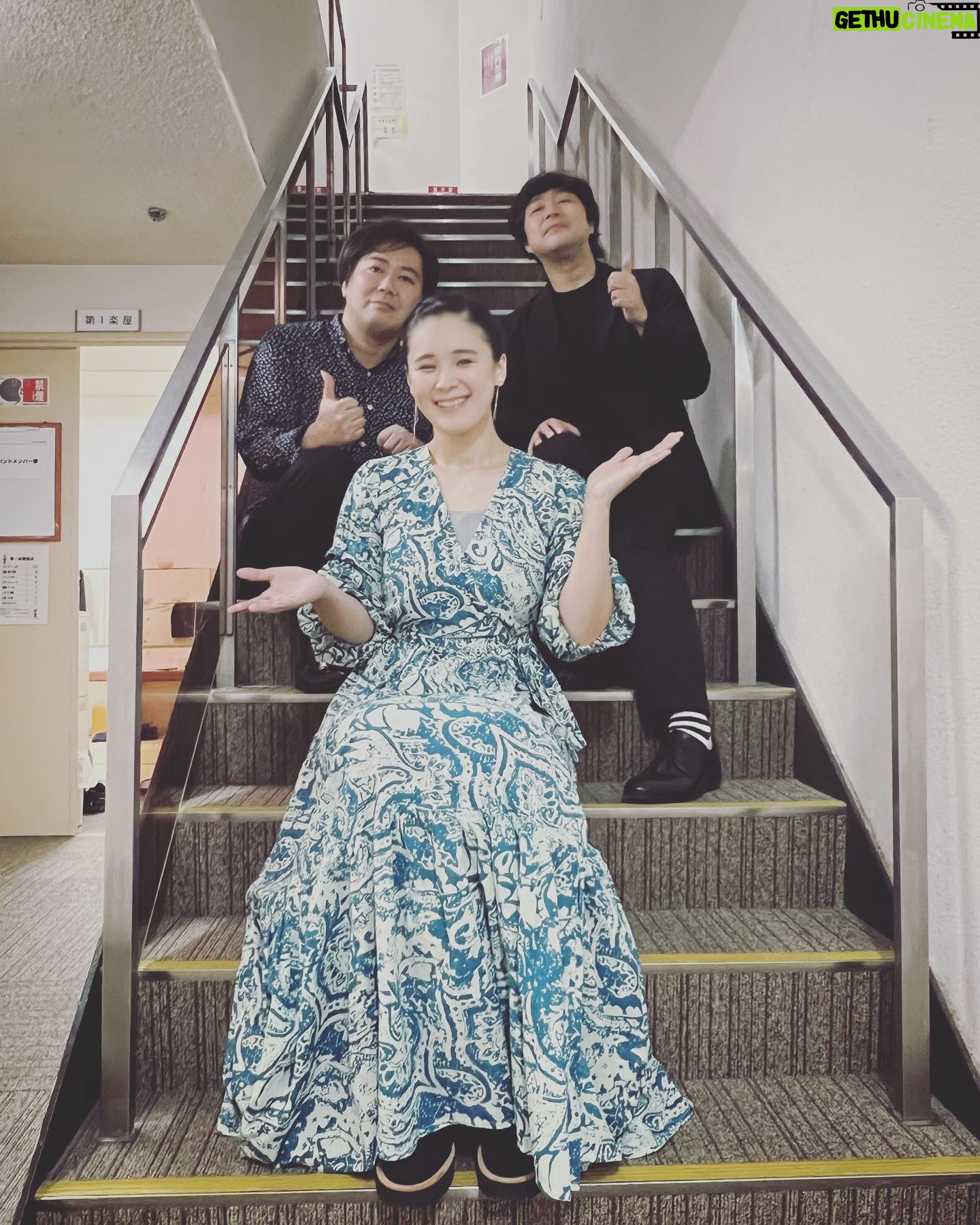 Aoi Teshima - 1.2K Likes - 2023年10月9日愛知県・春日井市民会館公演に遊びに来て下さった皆様☺︎ありがとうございました。
大きな独り言の様な私のMCに皆さん、優しく反応して下さって嬉しかったです。ありがとう!
久しぶりの大好きなバンドメンバーと、ニコニコでパチリ!
#江部和幸 さん
#手嶌葵
#大坂孝之介 さん
#コンサート #音楽 #春日井市民会館 #aoiteshima #japan #music