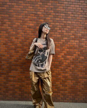 Aoi Yoshikura Instagram - *･゜ﾟ･*:.｡..｡.:*･’(*ﾟ▽ﾟ*)‘･*:.｡. .｡.:*･゜ﾟ･*

t-shirt @bott2019
bottom @selenahelios_official
bag @toutyest
kicks @pumajapan

#まゆげ服