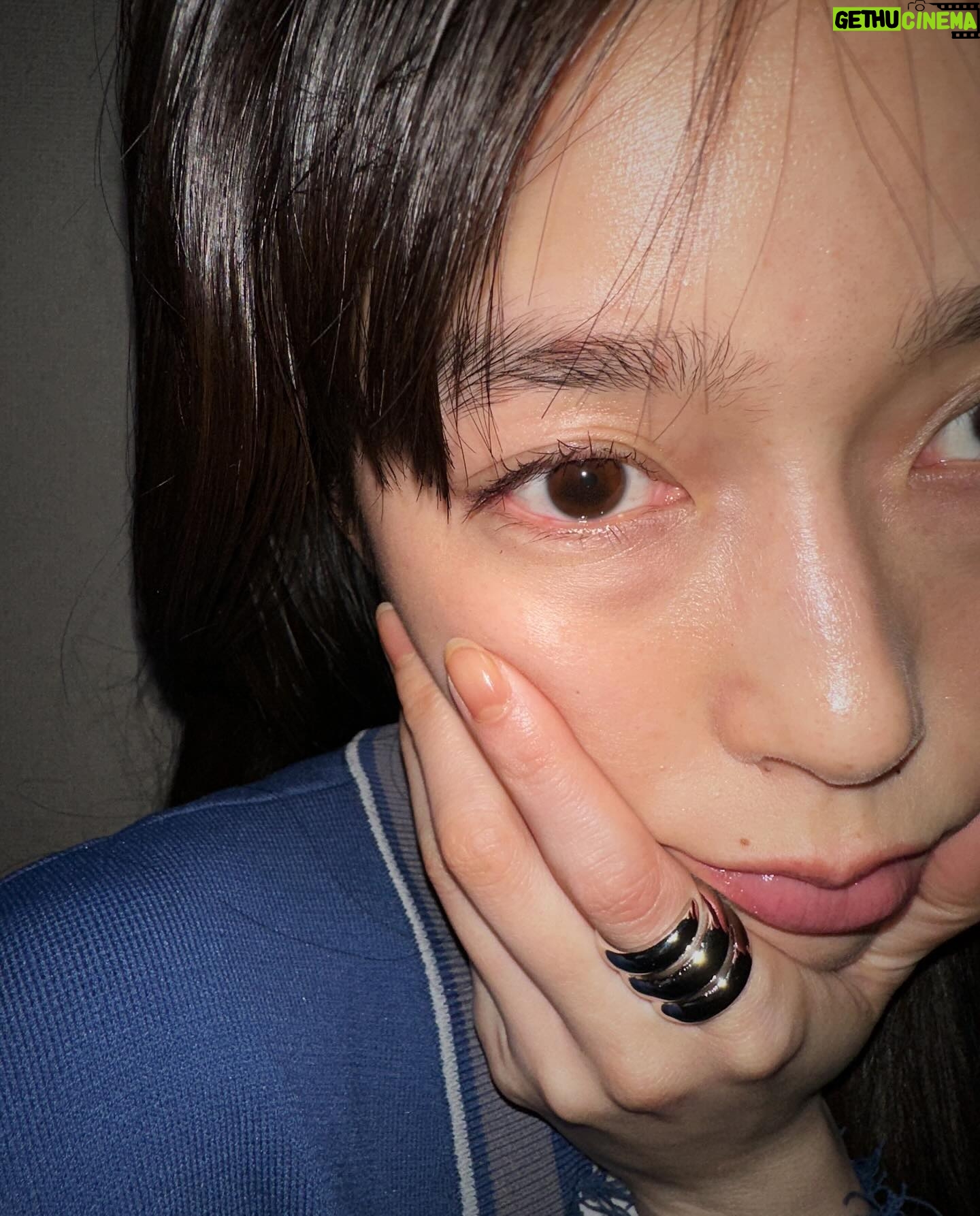 Aoi Yoshikura - 3 Likes - 久しぶりにアクセサリー付けてみよっと。
@1064_studio @1064_studio.jp
#PR#ring#silver
#まゆげ服