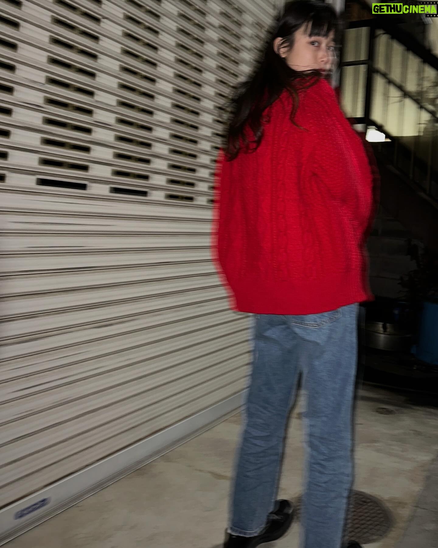 Aoi Yoshikura - 3 Likes - 🟥✖️👖
赤ニットとデニムの合わせ好きー!
@bayflow_inc @levis_japan
#BAYFLOW_JEANS#PR