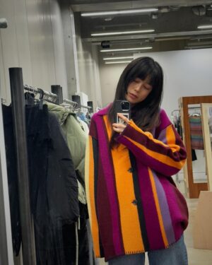 Aoi Yoshikura Instagram - 先日気になってたアウターを試着しに🥺
@perverze_official
#まゆげ服