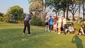 Apisit Opasaimlikit Instagram - ตีกอล์ฟต้องสนุก #golfishard #golfisfun #golfis3cha #thairhythm