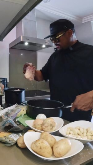 Apl.de.Ap Instagram - To continue our cooking series…here is my take on another classic Filipino dish! We all got our versions of adobo, and here is mine! What’s yours? Share your recipes below! #APLCooks #APLsWorld #MasterchefAPL