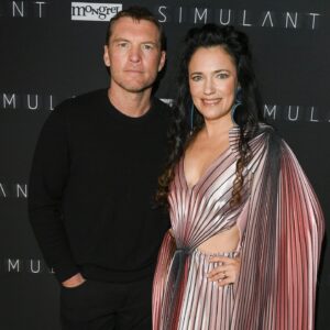 April Mullen Instagram - For One Moment! Simulant Red Carpet @cineplexmovies @mongrelmedia @wangofilms What a weekend !!! Thank you to all those who came out to the big screen to support us ! 
Dress by @lesley_hampton 
Earrings @lucys_handicrafts
@karlymadillmakeup
Photo:
@georgepimentel1