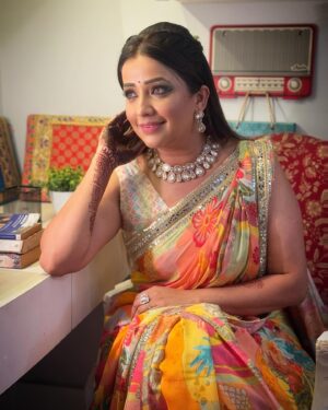 Apurva Nemlekar Instagram - ❤️❤️
.
Makeup - @manmeet_makeup_artist9201 
Hairstyle - @hairstylish_niki07 
.
@star_pravah 
.
#apurvanemlekar #hazeleyes #flowers #instapic #saavni💃 #premachigoshtonstarpravah