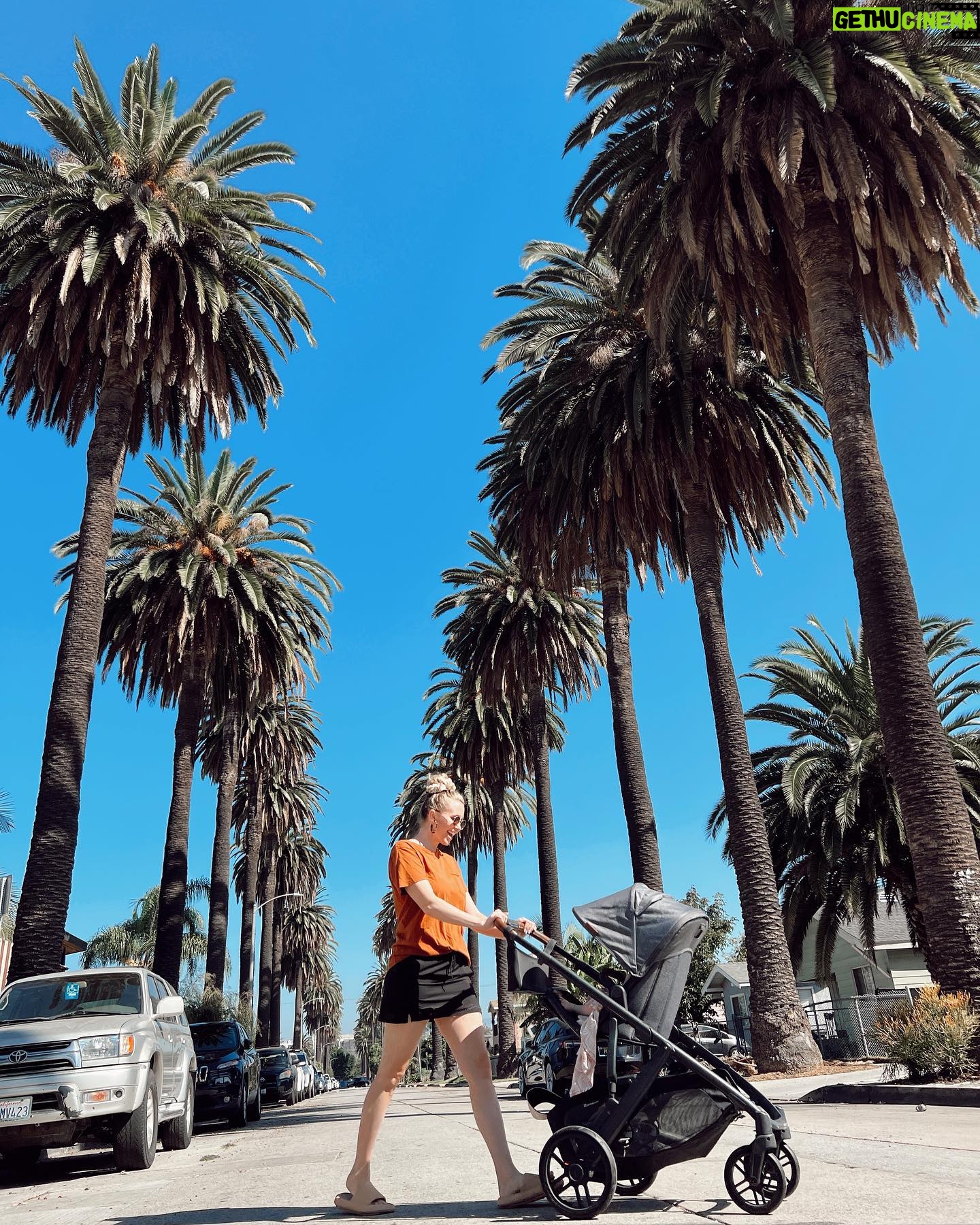 Aqueela Zoll - 224 Likes - This last week home didn’t go quite like we planned, but we’re all healthy and so grateful to be. Angel girl graduated into her big girl seat in her stroller today. 🥹She definitely wants to be up, involved, and in the action for our walks 🌴
Stroller by @uppababy