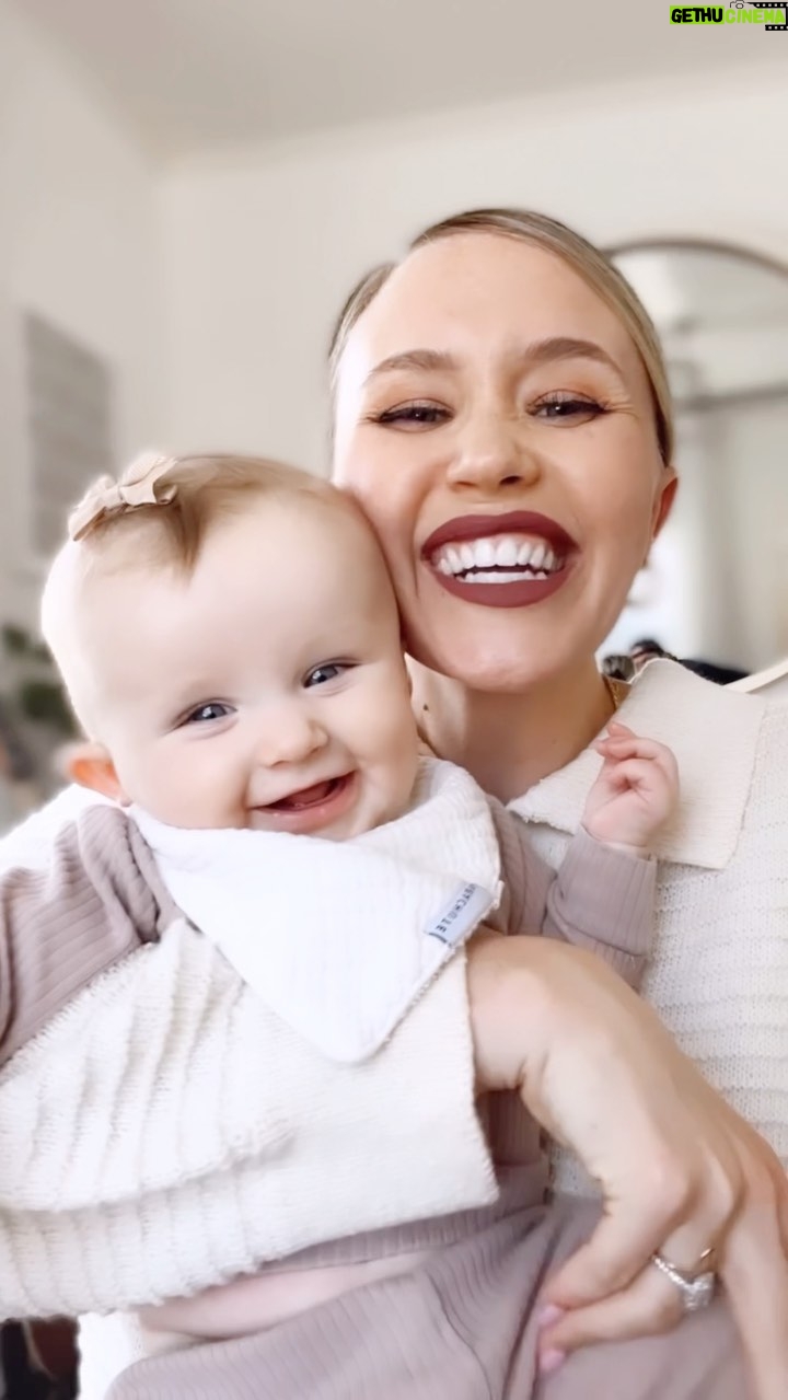 Aqueela Zoll - 212 Likes - As a new mama, a quick & simple freshen up is life. Mama’s - share all your tips in the comments with me! 😍
Jewelry by @bearfruitjewelry AQUEELA15
Cool top by @shopcopperco_
Daughter by @sirgunnarson