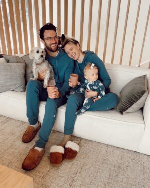 Aqueela Zoll Instagram - Hi! It’s been a minute, and also a wild past 4 months 🫠 Ryan’s been traveling a ton, we found out Sadi has doggy diabetes, and Rozlo just celebrated her first birthday! We’re learning A LOT, trying new things that work for our family, and practicing everything one step at a time. 🤎

Family threads by @kickeepants 🙌🏻
