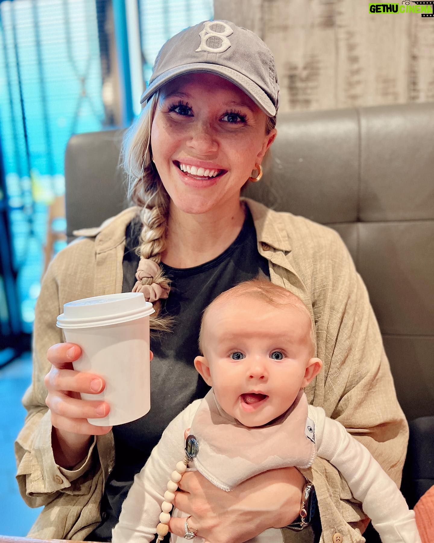 Aqueela Zoll - 197 Likes - Gone for a month, home for 4 days, and then off again. I couldn’t be more impressed by our angel girl for being such a travel pro already! I also couldn’t be more impressed with hubby and his titan-level of dad skills.
Paci Clip by @ryanandrose
Car seat by @nuna_usa
Bandana Bibs by @parachutehome