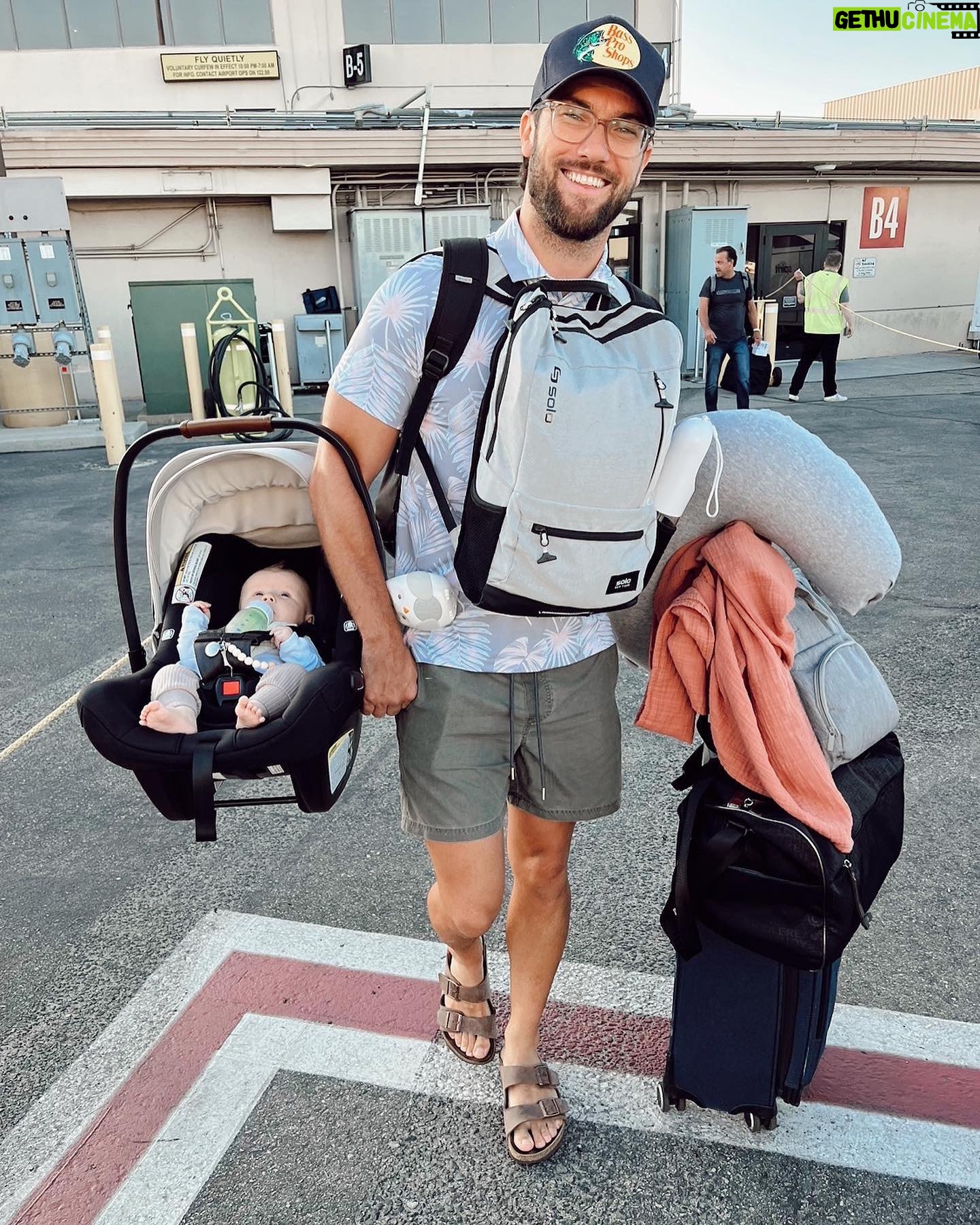 Aqueela Zoll - 197 Likes - Gone for a month, home for 4 days, and then off again. I couldn’t be more impressed by our angel girl for being such a travel pro already! I also couldn’t be more impressed with hubby and his titan-level of dad skills.
Paci Clip by @ryanandrose
Car seat by @nuna_usa
Bandana Bibs by @parachutehome
