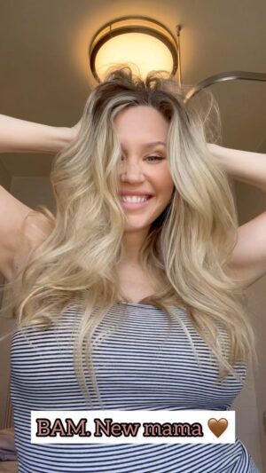 Aqueela Zoll Instagram - I literally haven’t done my hair in weeks and am not entirely sure when the last time I took a shower is #newmomlife 😂 As Ryan and I send my parents home with love today, we wanted to snap some quick and cute pics all together. 

Thank the almighty God that Ryan ordered me @purecoastnaturals Organic Dry Shampoo. I believe in the couple behind this product and freaking love that the ingredients are literally so clean you could eat them. Also, not mad about the zero waste, no residue, that it gave me incredible volume, and did all the extra work so I didn’t have to 🙌🏻