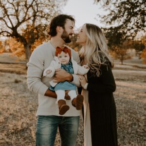 Aqueela Zoll Instagram - Merry Christmas & happy holidays! 🤎 Ryan, Aqueela,   Rozlo 

Our first Christmas with this little cookie has been so wonderful! Here’s to another year of adventure, blessing, family & friendships ✨

Photos by the magnificent @victoriasjolanderphotography