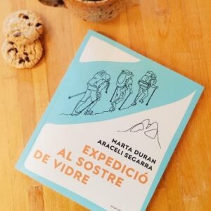 Araceli Segarra Instagram - I per fí ja us puc parlar de la feina que hem estat fent la Marta @refraktari i jo durant el darrer any i mig. Un preciós llibre que ve de la mà de @penguinllibres i Rosa dels vents. 
A les llibreries el dia 8.
La presentació el dia 15 a les 19:30 a la llibreria @onallibreria 
Ja us aniré explicant més cosetes. 
Supermeoció
#books 
#feminismo 
#sostredevidre 
#techodecristal 
#glassroof
#expedicióalsostredevidre