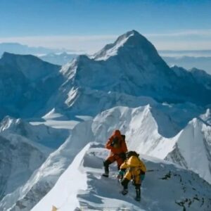 Araceli Segarra Instagram - #REPOST @macfreefilms with @get__repost__app Exploring our planet has no limits … 

As filmmakers, we continue to push the boundaries of what’s possible from underwater exploration to space to the top of one of the most famous mountains in the world. The spirit of adventure connects our team and inspires us to keep searching high and low for nature’s stories – which brought us to the top of Mount Everest! 🏔️

When Greg MacGillivray and our film crew first began the Everest project in 1997, it was believed that an IMAX camera could never reach the peak of the mountain. But with persistence and determination, there was no stopping the MacGillivray team from capturing this cinematic triumph. 👏

#everest 
#everest1996 
#everestimax