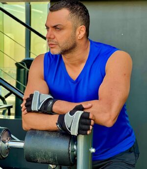 Arash Zellipour Instagram - .

با دلبر دیوانه بگویید...
بیاید!
دیوانه چو دیوانه ببیند
خوشش آید...
.