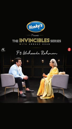 Arbaaz Khan Instagram - Discover the extraordinary life and career of Waheeda Rehman ji, one of India’s most celebrated actresses, in a heartfelt conversation with me on ‘The Invincibles Series with Arbaaz Khan’.

Watch the full episode only on @bollywoodbubble #WaheedaRehmanOnInvincibles

(Episode Link in Bio)

An Arbaaz Khan Production
Presented by: @venkyschicken
Produced By: @arbaazkhanprodn
Concept & Host: @arbaazkhanofficial
Written & Directed By: @idesertboy
Co produced by: @ajay.chabbria