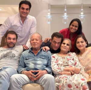 Arbaaz Khan Instagram - EID MUBARAK FROM US TO YOU ALL ❤️🤗