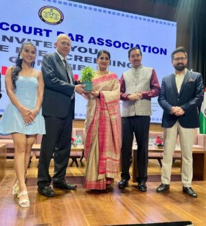 Arbaaz Khan Instagram - Posted @withregram • @officialraveenatandon As I walked into the halls of Delhi High Court for the special screening of our film, Patna Shuklla, hosted by the Delhi High Court Bar Association, my heart was filled with gratitude. Meeting the respected judges and lawyers who work tirelessly in our judicial system was truly an honor beyond words. It made me so proud to play a character inspired by the amazing lawyers our country has. Standing on the same Dais as Acting Chief Justice Mr. Manmohan, promoting, screening Patna Shukla alongside him and various others esteemed members of the Delhi High Court Bar Association tops the list. As a mother, the realization that my child’s rights can be taken away in an instant is deeply troubling. But knowing that distinguished lawyers are on the path to fight for justic and make a difference gives me hope. Every day, lawyers work tirelessly to bring about positive change. 

I am deeply grateful to the Delhi High Court Bar Association for providing such a remarkable opportunity for a film like this, one that needs to be seen by everyone for the message it tells. Watch Patna Shukla on Disney  Hotstar streaming 29th March onwards.