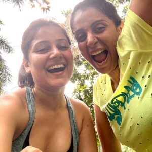 Archana Gupta Instagram - The uglier the selfie, the closer the sister..!! 🤪
IYKYK…. I don’t make the rules 😜

#sisters #sisterlove #sistergoals #bff #bestfriends #bestie #fun #love #live #laughs #joy #purebliss #momentsofmine #shareyourblessings #bethebestyou