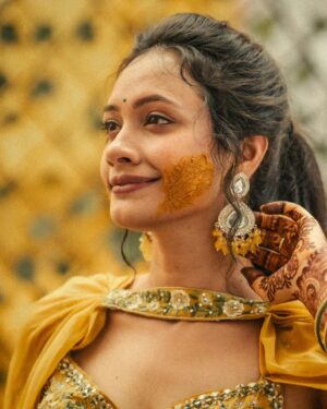 Archana Padhi Instagram - HALDI 💛 
#bhaiyakihaldi #haldiceremony 

Makeover @sai_beautyacademy ❤️
Awesome photography by @slicexfilms ❤️

Which one is yr favourite 🙈??