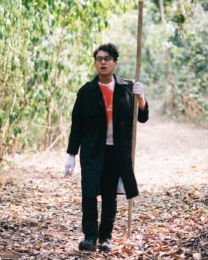 Ardhito Pramono Instagram - lets talk about this project that i’ve been doing for the last two years. 

its been such a roller coaster ride really. dari ketangs, bikin album idealis #wijayakusuma, terus adalah orang jahat yang dengan sengaja ngerekam dan nyebar privacy gue dari 10 tahun yang lalu.. adalah gue katro di malang, dan yang ter-epic, i failed my marriage. 

bapak minta maaf, Ra.

bukan berarti buat jadi musisi tuh harus ancur dulu. kalo gue bisa hidup baik baik aja, gue pasti juga akan pilih jalan yang mulus dan baik baik aja. 

gue selalu berdoa agar Tuhan melindungi gue dan orang-orang yang gue sayangi. bahagia, tanpa ada gangguan dari sana sini. 

tapi hidup kayanya emang seperti itu. trauma masa lalu ada, untuk ngebentuk kita jadi manusia yang lebih mau belajar kalo ini tuh salah, itu yang bener. 

semoga, ya. 

album ini adalah rangkuman semua peristiwa yang gue lalui beberapa tahun belakang ini. #roadtrip the #album. 
the road, can be really trippy. so, please keep your #eyesontheroad