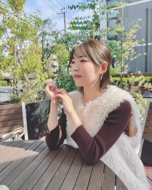 Ari Ozawa Instagram - 東京暑いな😵

今日は午後から仕事なのでテラス席でブランチしました🍽️
暑い秋ですが、寒いよりいいので今のうちにお外を楽しみます🍂
11月もやる事&やりたいこといっぱい！✊