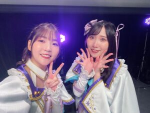 Ari Ozawa Instagram - 「Chain of FlowerS」
両部共にありがとうございました🌸

みんなの声援が勇気になりました
みんなのリステへの愛が私を救ってくれました

オルタンシアへの気持ち
アスタレーヴへの決意
また一歩踏み出せた、とても大切な日になりました
ゆうちゃん一緒に踏み出してくれて　ありがとう
みんな受け止めてくれて　ありがとう
ゆかしもめえちゃんも椿本さんも運営の皆さんも
見守ってくれて　ありがとうございます

ライブや配信で観てくれた人にしか私の想いは届かないけど
これからも伝えた通りの気持ちを込めて、ステージに立ちます

叶うかわからない夢だけど
私はまた
陽花と「Rainbow FlowerS」を歌いたい
また陽花に会いたいよ

クソデカ感情はブログで長々と書きたいので
インスタでは思い出をば！

#リステ
#アスタレーヴ
#オルタンシア
#かすかえ