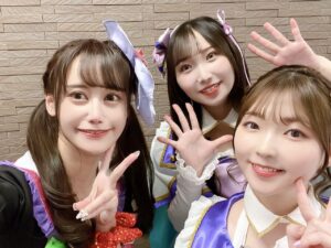 Ari Ozawa Instagram - 「Chain of FlowerS」
両部共にありがとうございました🌸

みんなの声援が勇気になりました
みんなのリステへの愛が私を救ってくれました

オルタンシアへの気持ち
アスタレーヴへの決意
また一歩踏み出せた、とても大切な日になりました
ゆうちゃん一緒に踏み出してくれて　ありがとう
みんな受け止めてくれて　ありがとう
ゆかしもめえちゃんも椿本さんも運営の皆さんも
見守ってくれて　ありがとうございます

ライブや配信で観てくれた人にしか私の想いは届かないけど
これからも伝えた通りの気持ちを込めて、ステージに立ちます

叶うかわからない夢だけど
私はまた
陽花と「Rainbow FlowerS」を歌いたい
また陽花に会いたいよ

クソデカ感情はブログで長々と書きたいので
インスタでは思い出をば！

#リステ
#アスタレーヴ
#オルタンシア
#かすかえ