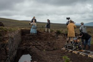 Ari Wegner Instagram - “We wanted to find a way to inject colour and life wherever we could, and to avoid the film being too visually depressing. 'The Wonder' is also a story about a potential miracle and Lib is very full of life and energy, so we wanted colour to play a big role – such as Lib’s vivid blue dress, the green walls and the vibrance of the fire light.

“We also did a lot of planning about curtains, shutters, specific wall colours and how shiny they should be. The sets were designed with these kind of lumpy, shiny green walls so they would appear both green and golden in the parts where they reflected the lamp and firelight.”

Ari Wegner ASC ACS on achieving the unique colour palette of 'The Wonder'.

Swipe for BTS and read the full interview via the link in bio.

📸: Netflix/Aidan Monaghan

-

@ariwegner #FlorencePugh #TheWonder #cinema #film #dop #filmmaking #cinematography #BritishCinematographer #movies