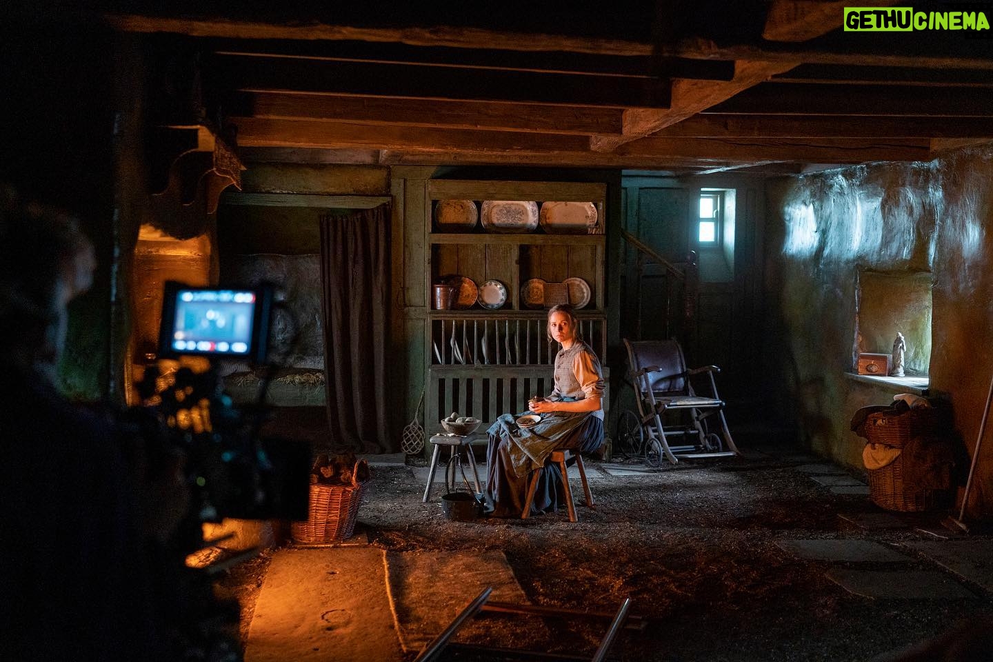 Ari Wegner - 2K Likes - “We wanted to find a way to inject colour and life wherever we could, and to avoid the film being too visually depressing. 'The Wonder' is also a story about a potential miracle and Lib is very full of life and energy, so we wanted colour to play a big role – such as Lib’s vivid blue dress, the green walls and the vibrance of the fire light.
“We also did a lot of planning about curtains, shutters, specific wall colours and how shiny they should be. The sets were designed with these kind of lumpy, shiny green walls so they would appear both green and golden in the parts where they reflected the lamp and firelight.”
Ari Wegner ASC ACS on achieving the unique colour palette of 'The Wonder'.
Swipe for BTS and read the full interview via the link in bio.
📸: Netflix/Aidan Monaghan
-
@ariwegner #FlorencePugh #TheWonder #cinema #film #dop #filmmaking #cinematography #BritishCinematographer #movies