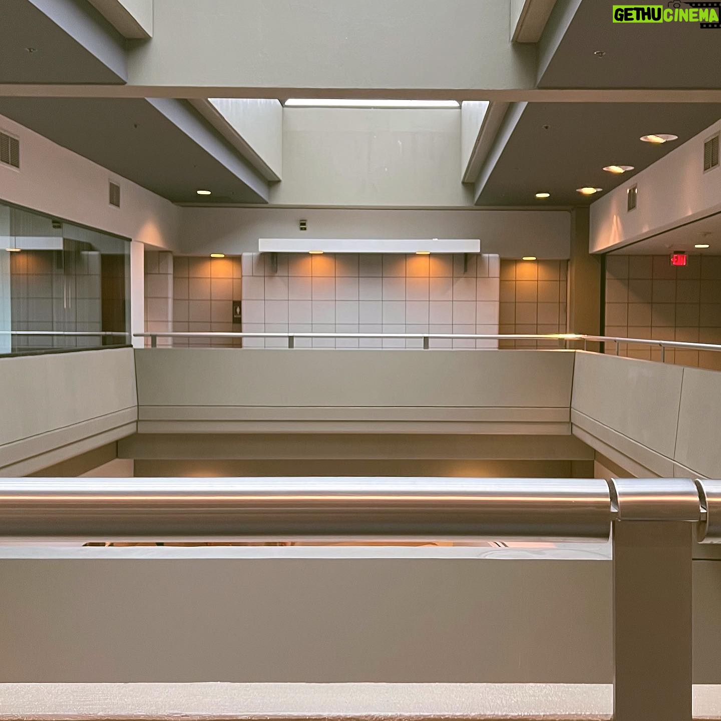 Ari Wegner - 1.3K Likes - Ode to Unknown Interior Designer of Pittsburg Airport D Gates - 1992 Refurb. (May your work never be updated, it is perfect.)