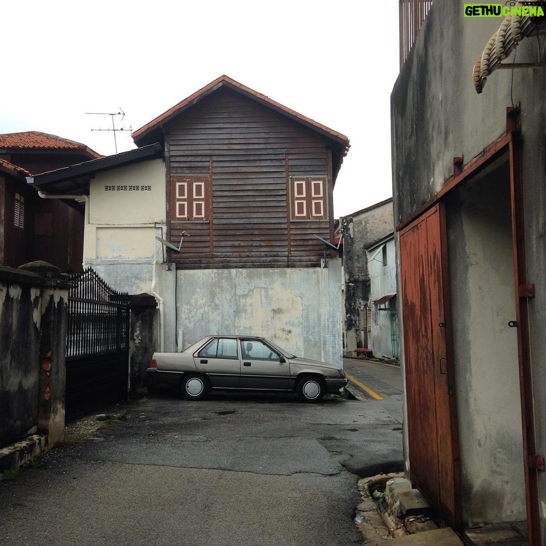 Ari Wegner - 199 Likes - Penang, workin the colour palette.