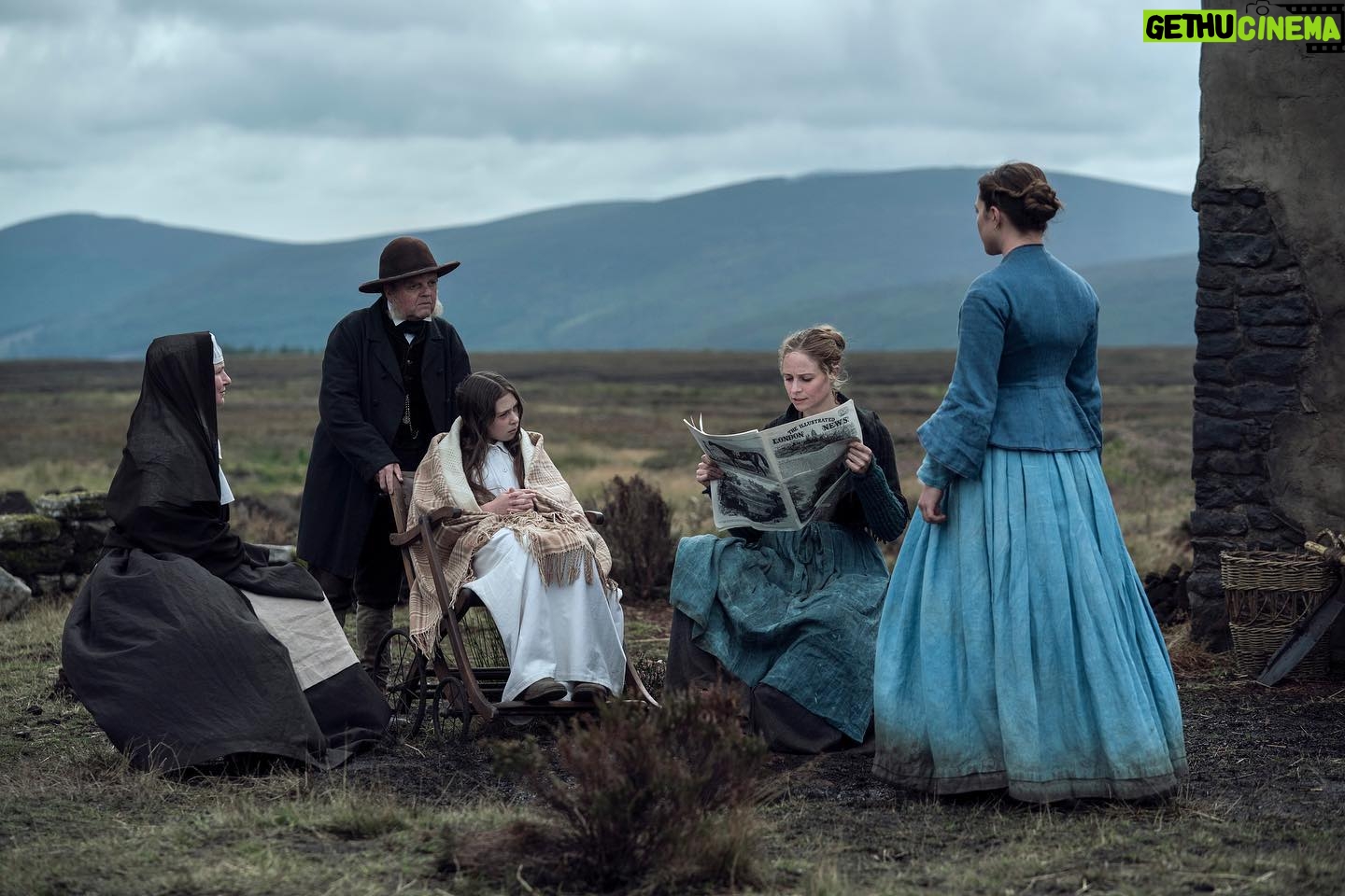 Ari Wegner - 2K Likes - “We wanted to find a way to inject colour and life wherever we could, and to avoid the film being too visually depressing. 'The Wonder' is also a story about a potential miracle and Lib is very full of life and energy, so we wanted colour to play a big role – such as Lib’s vivid blue dress, the green walls and the vibrance of the fire light.
“We also did a lot of planning about curtains, shutters, specific wall colours and how shiny they should be. The sets were designed with these kind of lumpy, shiny green walls so they would appear both green and golden in the parts where they reflected the lamp and firelight.”
Ari Wegner ASC ACS on achieving the unique colour palette of 'The Wonder'.
Swipe for BTS and read the full interview via the link in bio.
📸: Netflix/Aidan Monaghan
-
@ariwegner #FlorencePugh #TheWonder #cinema #film #dop #filmmaking #cinematography #BritishCinematographer #movies