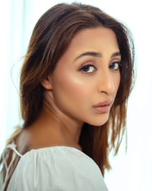 Ariah Agarwal Instagram - Which is your favourite click? 🤍 
📷 @vjsolankii 💄@makeupbydimpleramsay
