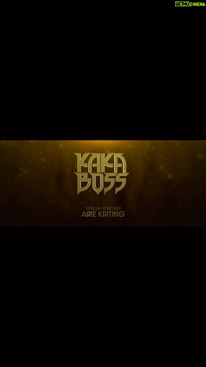 Arie Kriting - 23.8K Likes - Buka jalan, KAKA BOSS mau lewat. āŗļøšš½
Teman-teman, ini teaser film terbaru kami, Kaka Boss, yang nantinya akan berkisah seputar orang-orang timur.
Duh tidak sabar untuk bisa menghadirkan film ini buat masyarakat umum.
Terima kasih buat @imajinari.id Koh @ernestprakasa dan Bang @dipaaa sudah memberi ruang bagi kami. Buat semua teman-teman pemain dan kru yang bahu membahu membuat film ini, hormat diberi! #KakaBoss #GasKitaGas