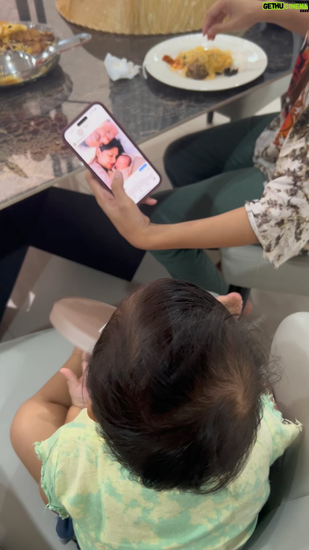 Arie Kriting - 60.3K Likes - Ada yang senang karena sudah boleh kenalan sama Aunty dan Uncle Online-nya. š„°