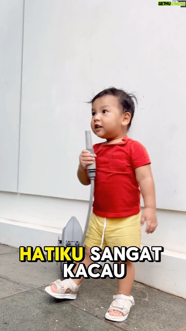 Arie Kriting - 53.5K Likes - Paman dan Bibi online, permisi..
Naka mau sumbang satu lagu nih, semoga terhibur āØ
.
.
#TeVinulu #1Tahun10Bulan