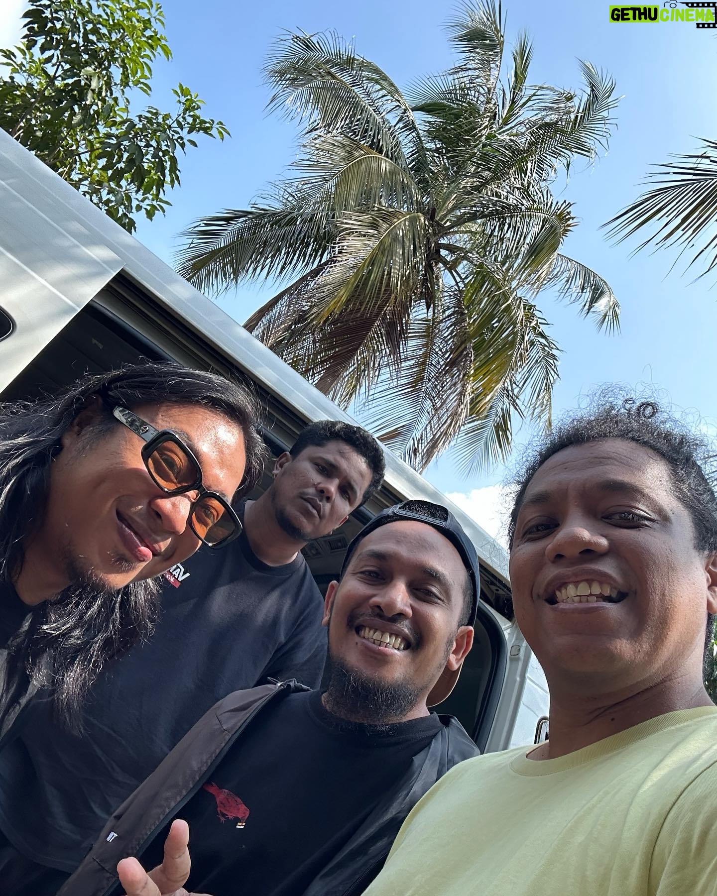 Arie Kriting - 60.1K Likes - Jogja, kita on the way ke sana ya. 🥰
Menurut kalian, Mamat Al Katiri bawa bekal apa?