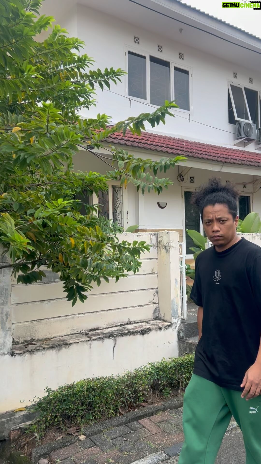 Arie Kriting - 103.1K Likes - Ada yang dengar lagu korea juga nda sih?