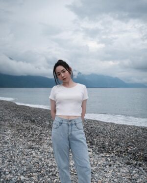 Ariel Chiao Instagram - 🌀🌀🌀
天氣好應景
颱風天 平安 帶傘