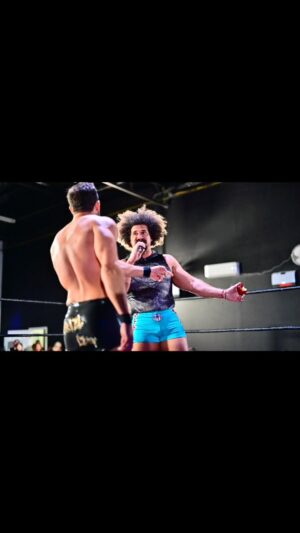Ariel Levy Instagram - I feel you Dom Dom. 🍎 🤢
🎥: @tusslemania
