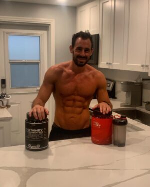 Ariel Levy Instagram - They say abs are made in the kitchen, so I use @prozis to make ‘em even better.
Get your 10% discount with the code: LEVY