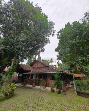 Arifin Putra Instagram - Selamat berbuka from my home away from home while in Jogja @yabbiekayurestaurant 
Love the fact that some of the food on my plate actually comes from their garden. Thank you Bakti and Dave for your hospitality!
