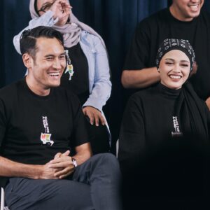Arifin Putra Instagram - @arifinputra_ saat Press Conference Series “ Name For A Band “yang akan tayang 9 Juni mendatang di @comikaid 

@gamilaarief @pandji.pragiwaksono @kukuhya @patragumala @adrianoqalbi @randydanistha @miekeshrrr 

Di tunggu yaaa !!! 

#pressconference #series #comicaid #actor