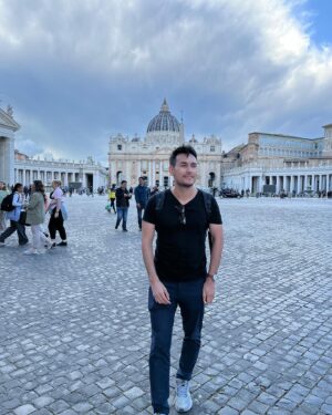 Arifin Putra Instagram - As a good Catholic Boy I had to make a pilgrimage to the Vatican City. Took me a few years, but alas here I am!